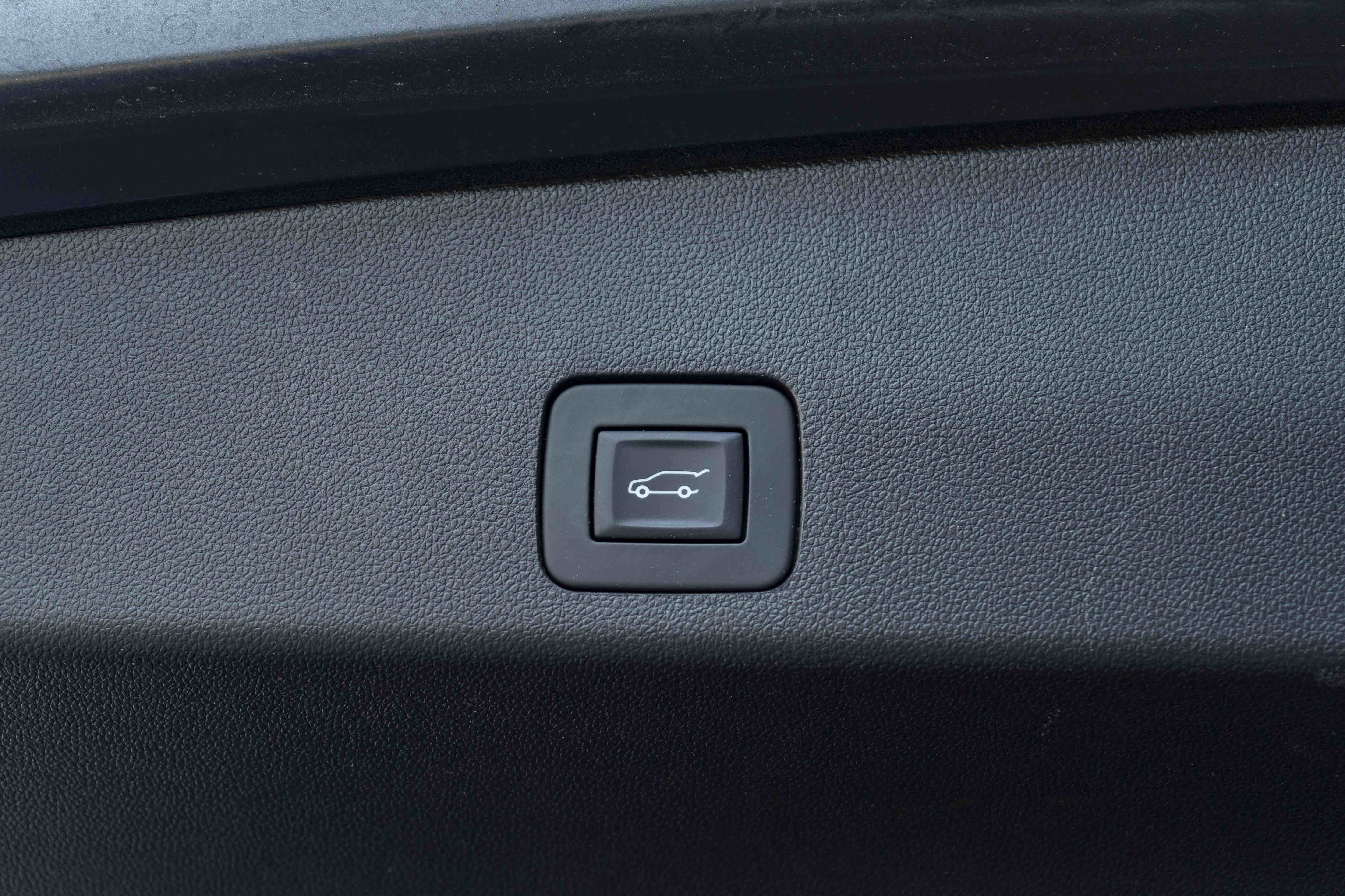 Used 2023 Buick Encore GX Essence w/ Experience Buick Package FWD image 43