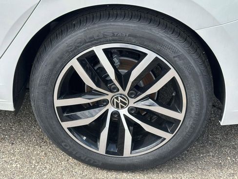 New 2026 Volkswagen Jetta SE image 7