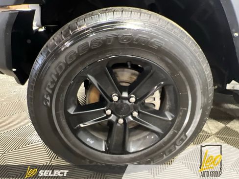 Used 2023 Jeep Wrangler Unlimited Sport AWD/4WD image 9