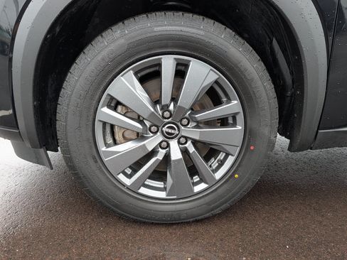 Used 2024 Nissan Pathfinder S AWD/4WD image 15