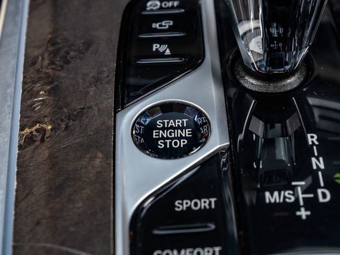 Used 2022 BMW X5 xDrive40i w/ Executive Package image 18