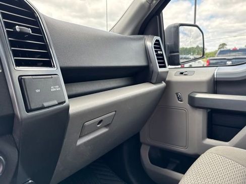 Used 2018 Ford F150 XLT w/ Equipment Group 302A Luxury AWD/4WD image 35