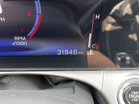 Used 2025 Chevrolet Trax LT FWD image 3