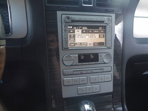 Used 2008 Lincoln Navigator L 4WD image 9