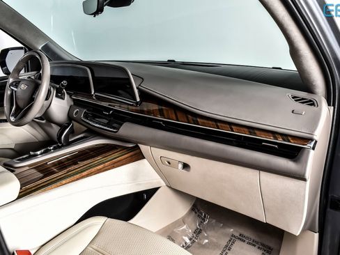 Used 2021 Cadillac Escalade ESV Premium Luxury Platinum image 26