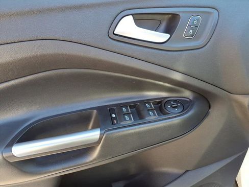 Used 2017 Ford Escape SE w/ Equipment Group 201A image 16