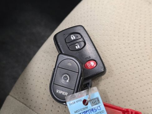 Used 2013 Toyota Prius Three w/ Solar Roof Pkg image 31