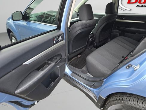 Used 2010 Subaru Outback 2.5i Premium AWD/4WD image 21
