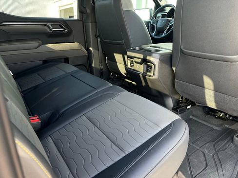 Used 2023 Chevrolet Silverado 1500 ZR2 AWD/4WD image 11