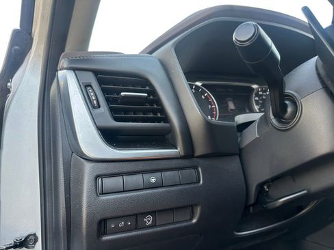 Used 2023 Nissan Rogue SV AWD/4WD image 13