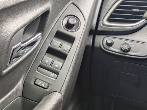 Used 2021 Chevrolet Trax LS w/ Tint and Cruise Package image 22