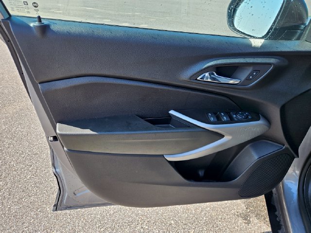 Used 2024 Chevrolet Trax LS w/ Driver Confidence Package FWD image 10