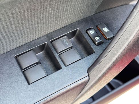 Used 2017 Toyota Corolla LE w/ Carpet Mat Package (TMS) FWD image 20