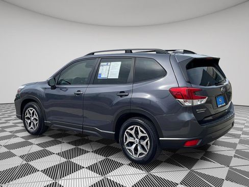 Used 2020 Subaru Forester Premium image 5