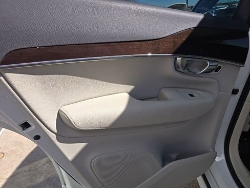 Used 2019 Volvo XC90 T6 Momentum w/ Protection Package Premier image 36