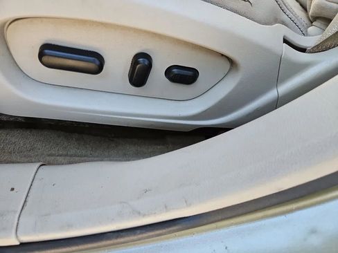 Used 2012 Ford Taurus Limited image 18