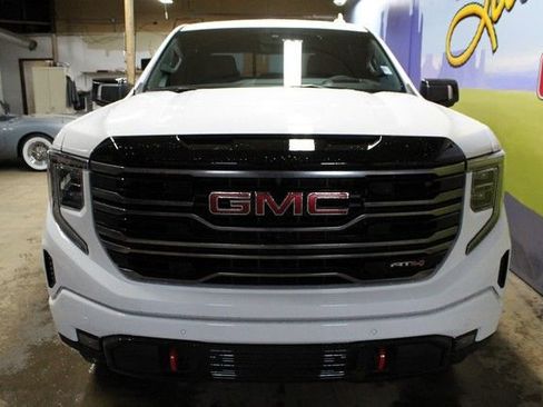New 2026 GMC Sierra 1500 AT4 w/ AT4 Premium Package image 3