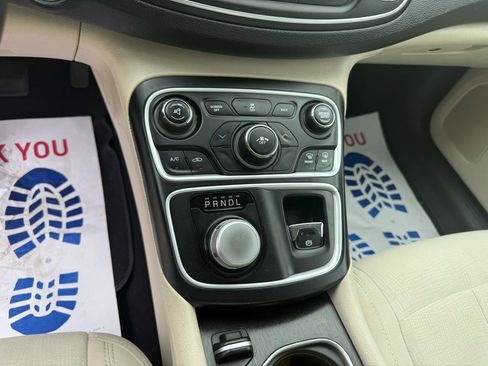 Used 2015 Chrysler 200 Limited image 34