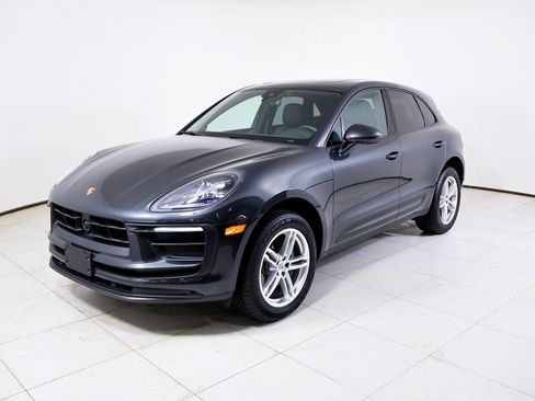 Certified 2026 Porsche Macan AWD/4WD image 1