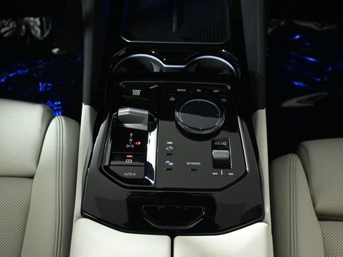 Used 2026 BMW 530i w/ Premium Package RWD image 23