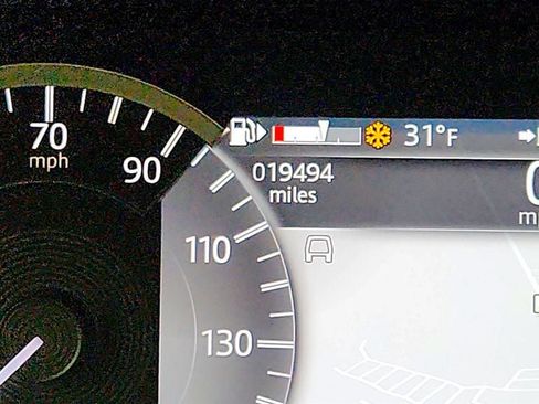 Used 2022 Land Rover Discovery Sport S image 16