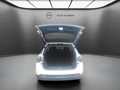 Used 2018 Jeep Compass Latitude w/ Popular Equipment Group image 6