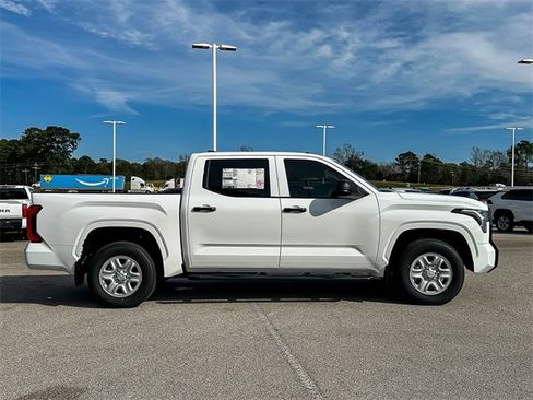 New 2026 Toyota Tundra SR image 9