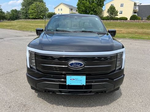 Used 2023 Ford F150 Lightning Platinum AWD/4WD image 3