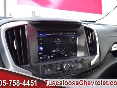 Used 2024 GMC Terrain SLE w/ Driver Convenience Package image 32