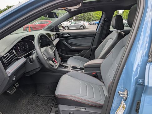 Used 2026 Volkswagen Jetta GLI Autobahn FWD image 11