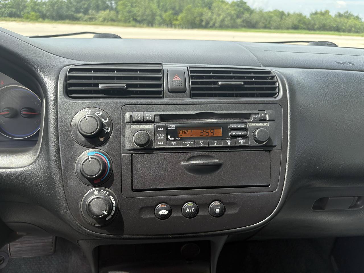 Used 2005 Honda Civic LX image 41