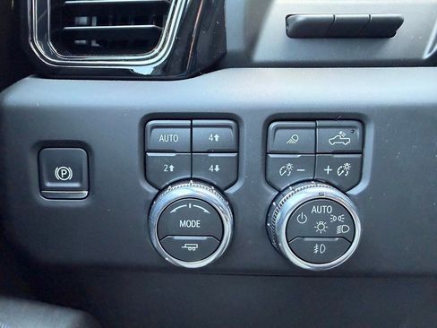 Used 2026 GMC Sierra 1500 AT4X w/ LPO, Black Badging Package AWD/4WD image 13