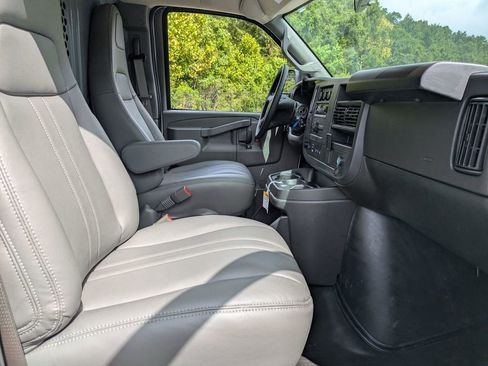 New 2025 Chevrolet Express 2500 w/ Driver Convenience Package image 28