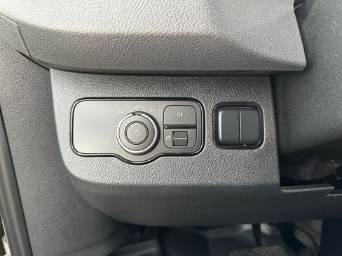 Used 2025 Mercedes-Benz Sprinter 2500 image 25