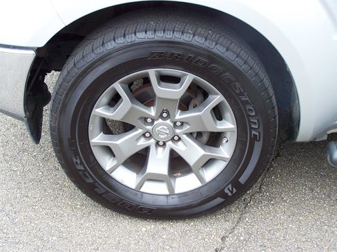 Used 2019 Nissan Frontier SL image 13