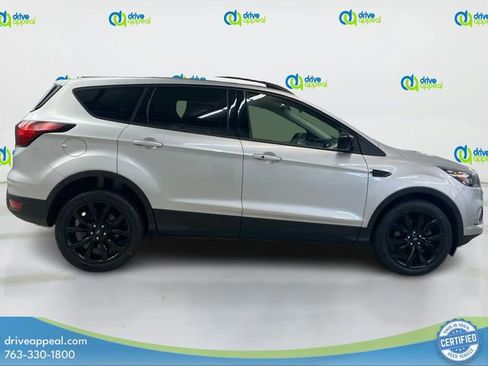 Used 2019 Ford Escape SE image 4