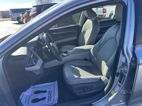 Used 2021 Toyota Camry SE image 12