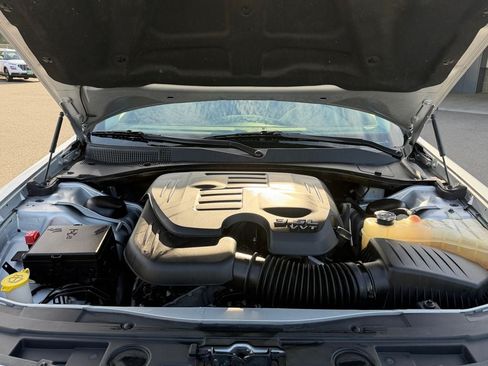 Used 2020 Chrysler 300 Limited RWD image 29
