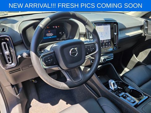 Used 2026 Volvo XC40 B5 Plus AWD/4WD image 8