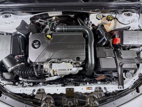 Used 2024 Chevrolet Malibu LT image 31