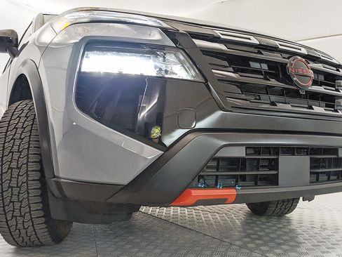 Used 2025 Nissan Rogue SV AWD/4WD image 23