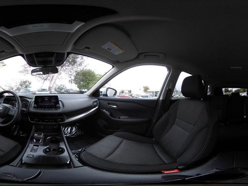 Used 2025 Nissan Rogue SV FWD image 44