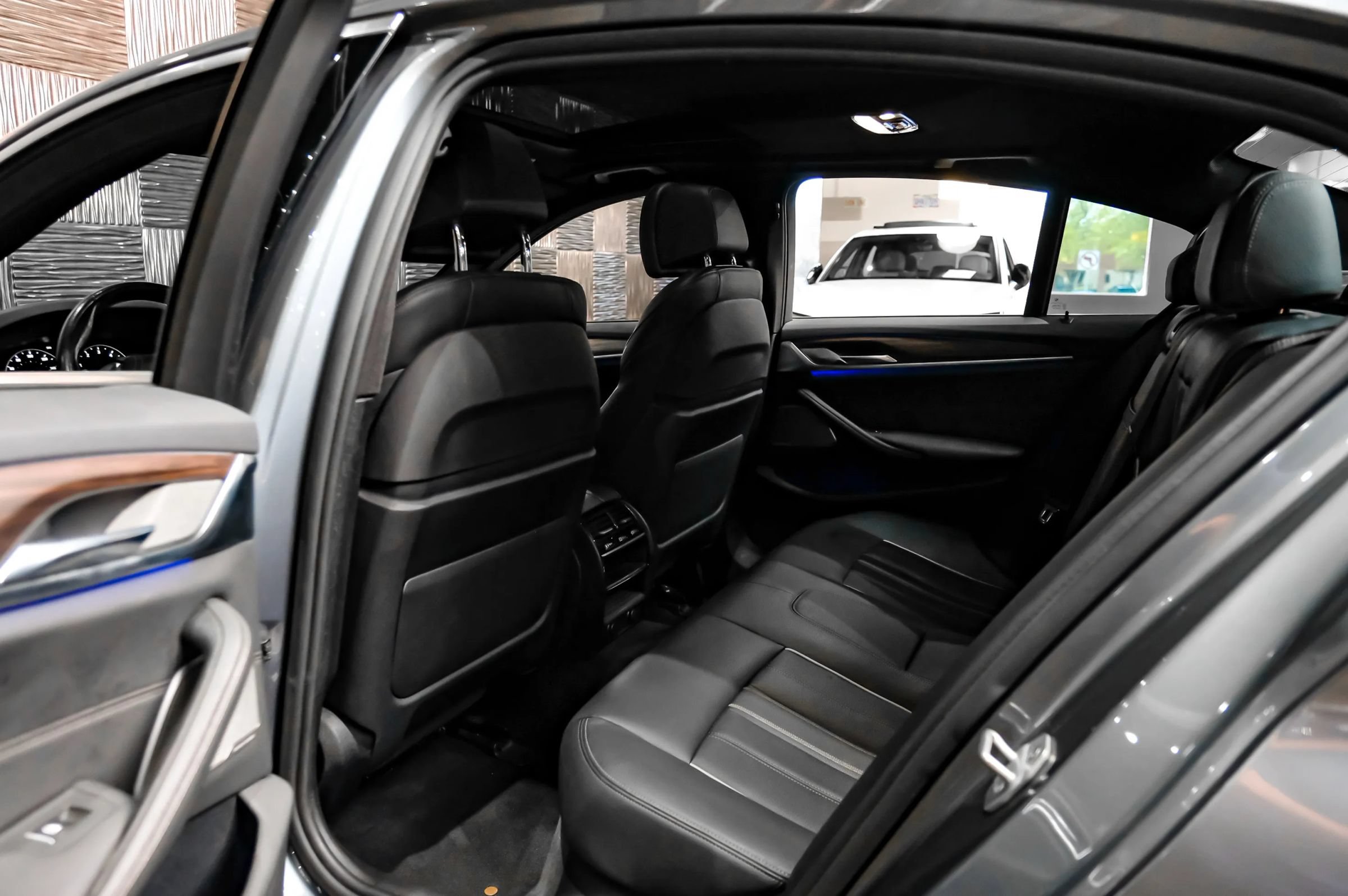 Used 2019 BMW 540i xDrive AWD/4WD image 41
