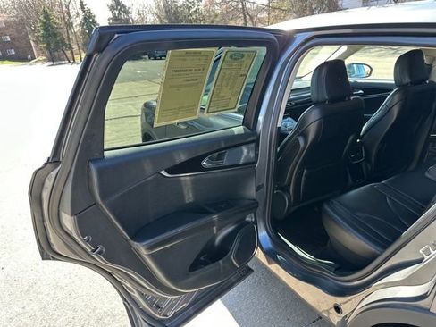 Used 2023 Lincoln Nautilus AWD image 23