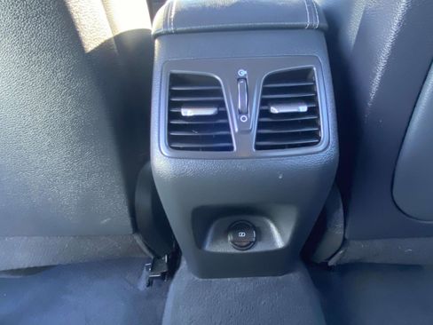 Used 2019 Hyundai Sonata Limited image 12