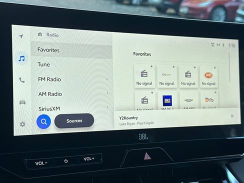 Used 2023 Toyota Venza Limited image 24