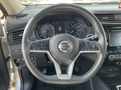 Used 2019 Nissan Rogue SV image 18