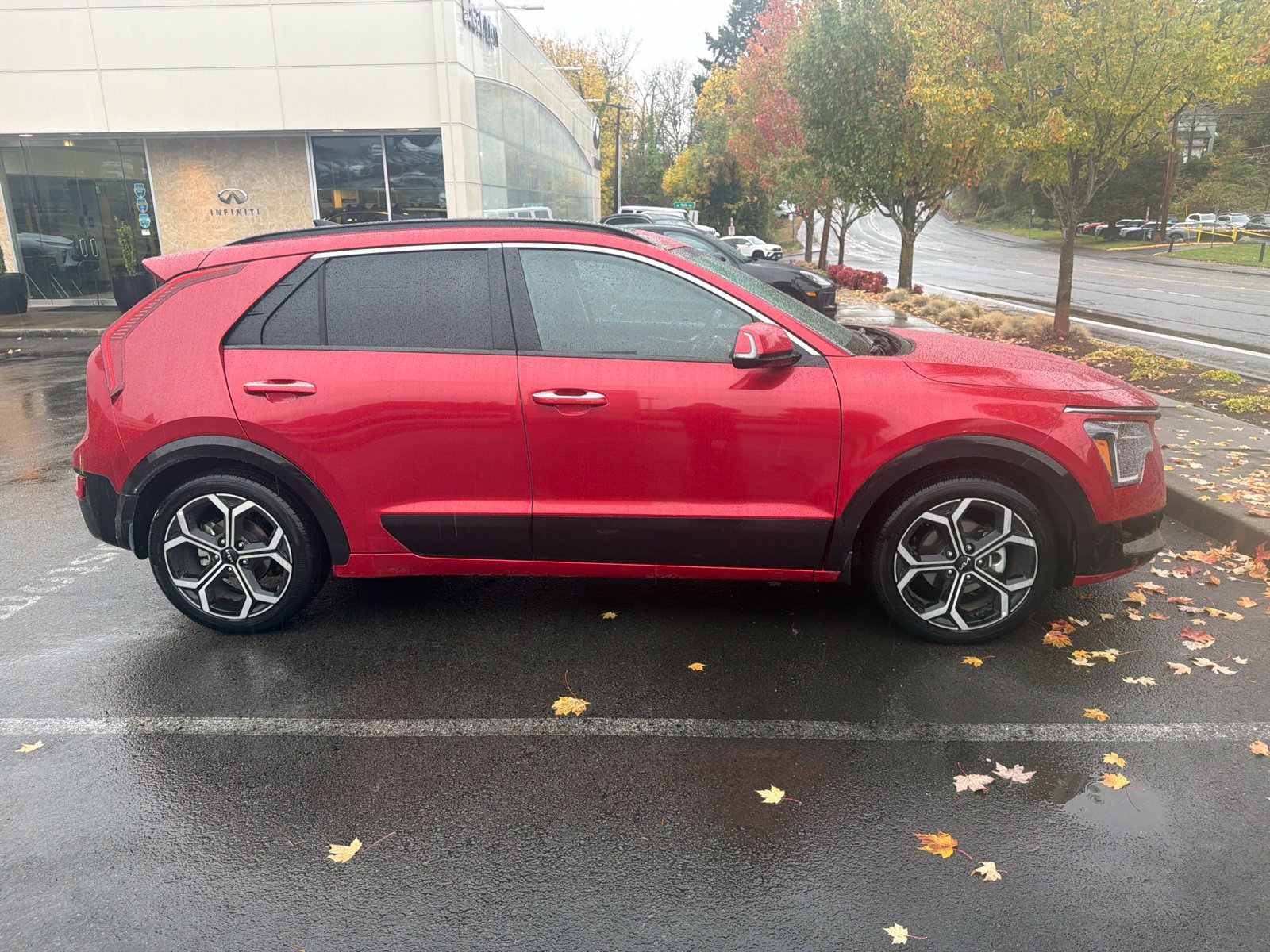 Used 2023 Kia Niro SX Touring FWD image 5