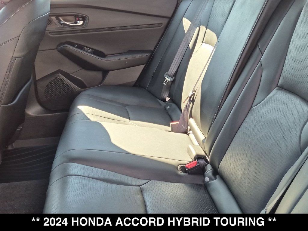 Used 2024 Honda Accord Touring image 3