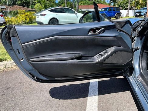 Used 2020 MAZDA MX-5 Miata RF Grand Touring RWD image 18